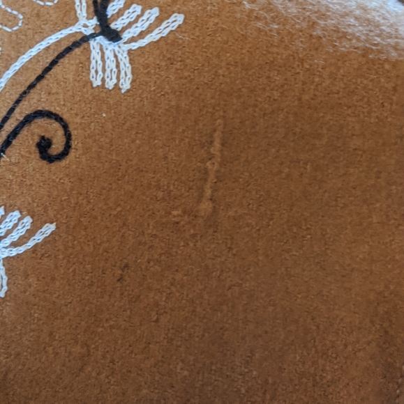 70s embroidered folk vest - Picture 6 of 6